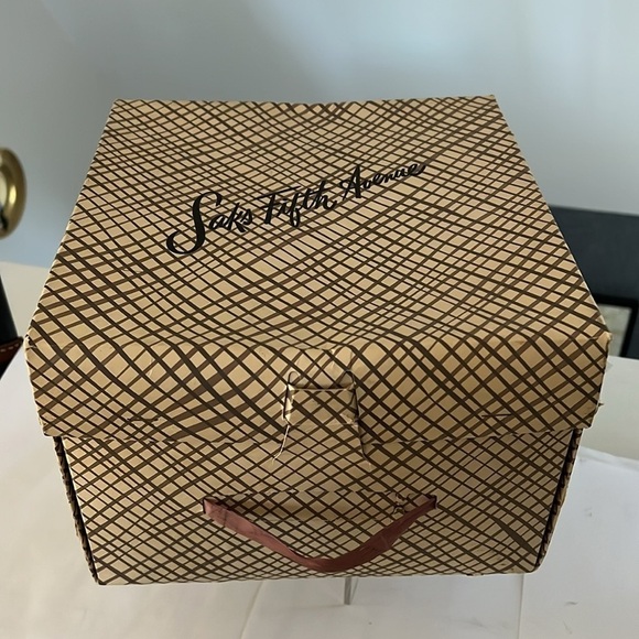 Saks Fifth Avenue Vintage Square Box with Top and Original Tissue Paper 10” - Picture 1 of 11